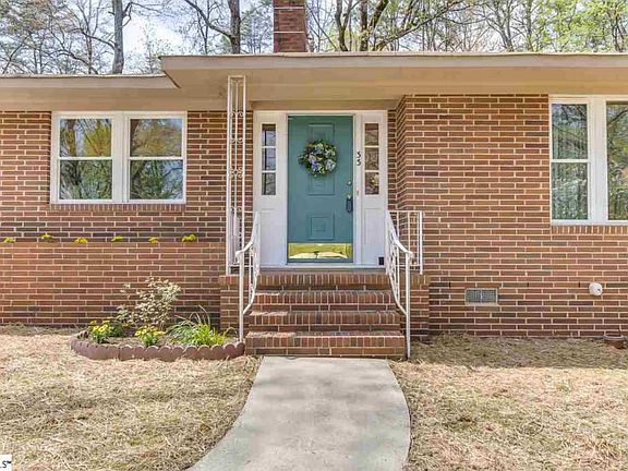 3rd image of 33 Blue Mountain Dr