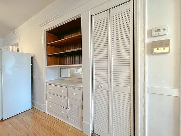 4th image of 2442 N Ashland Ave #2