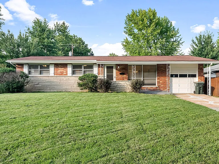 813 Riderwood Dr — Photo 1