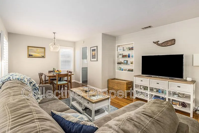 3 bed, 2.5 bath, 1467 sqft, $4,500 — Photo 2