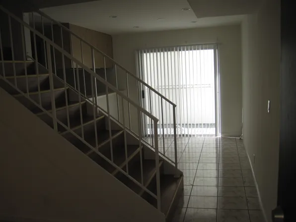 244 W Spazier Ave #103, Burbank, CA 91502