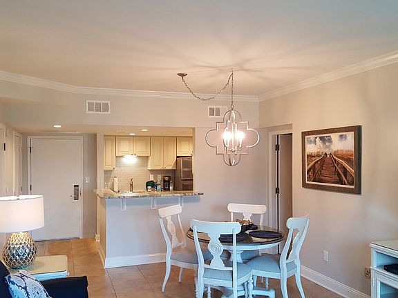 2nd image of 207/208 Sandcastles Ct