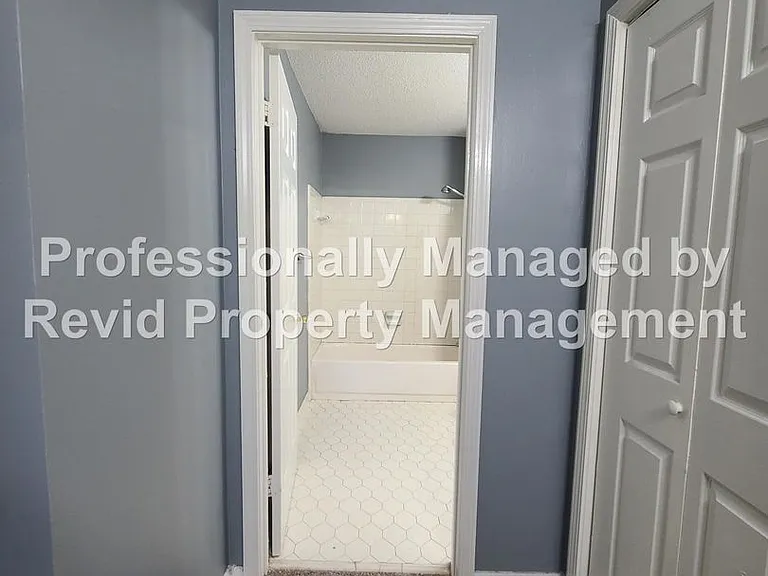 6771 Bainbridge Dr — Photo 25