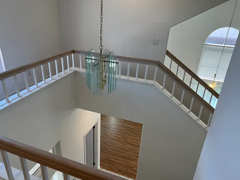 1109 Sikes Ct — Photo 9