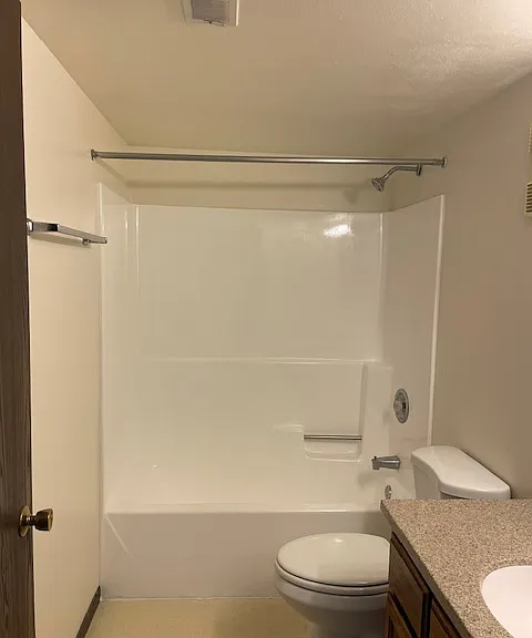 W69N905 Evergreen Ct — Photo 16