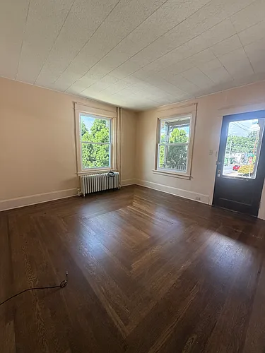 302 E Walnut St #1 Photo 1