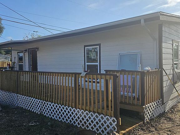 3rd image of 3030 Waldron Rd