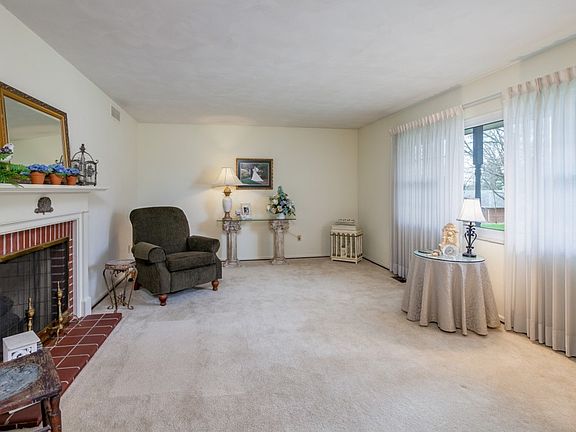 2nd image of 5465 Savina Ave