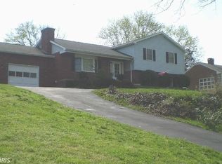 591 Rider Ct, Charles Town, WV 25414