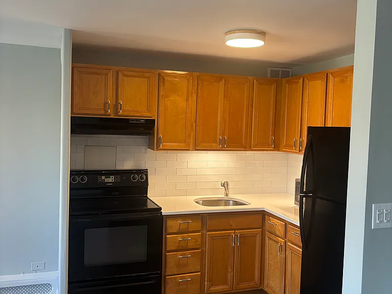 708 W Bittersweet Pl #611 — Photo 9