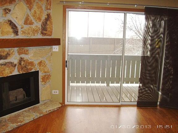 5th image of 1513 Commodore Ct Unit 4