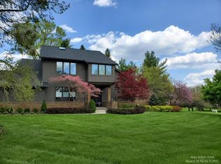 5661 Tanglewood Dr, Ann Arbor, MI