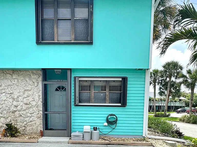 13509 S Indian River Dr #406 — Photo 1