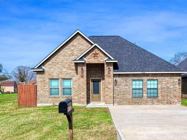 1206 N Avenue L, Freeport, TX 77541