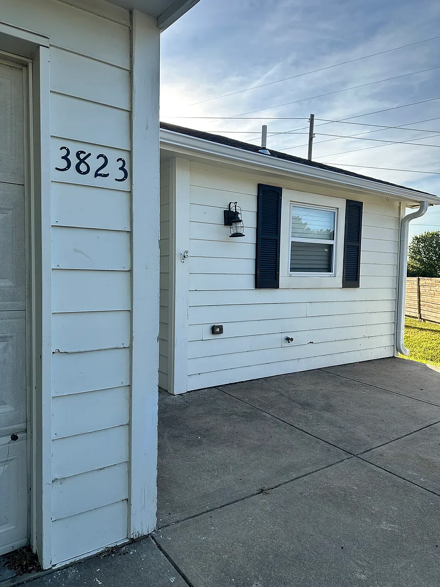 Building Photo - 3823 Westland Pl