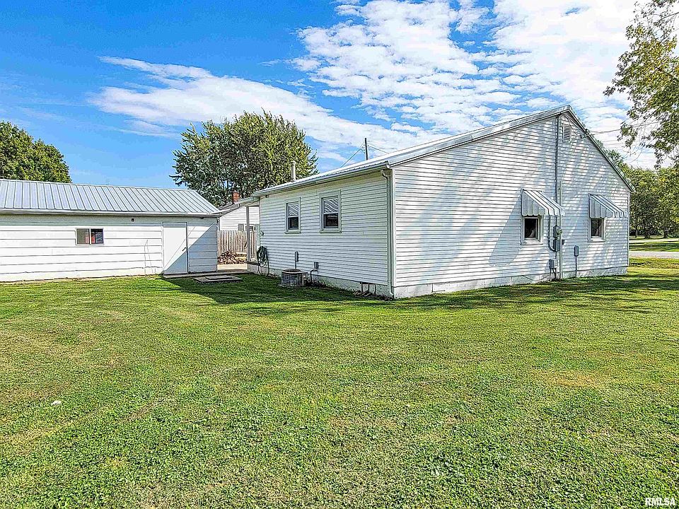 1210 Kinmundy Rd, Louisville, IL 62858 Zillow