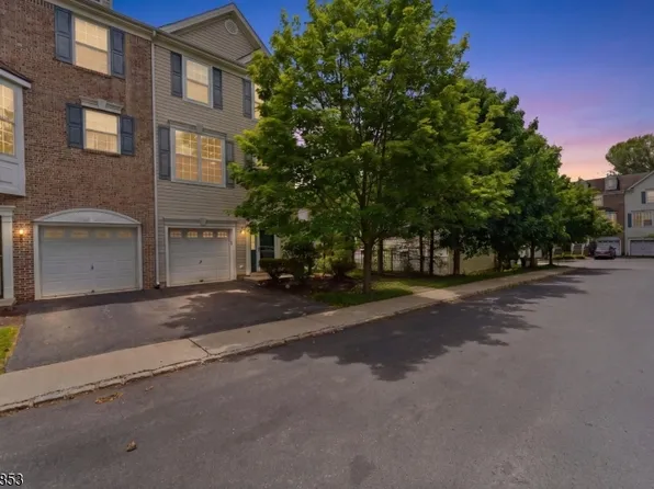 9 Sundance Way, Lopatcong Twp., NJ 08865