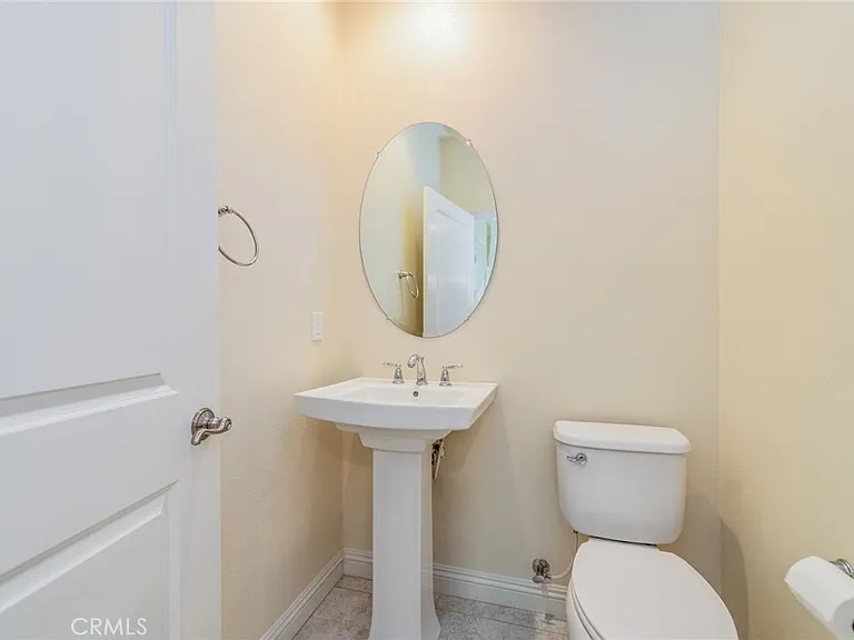 219 Wicker — Photo 5