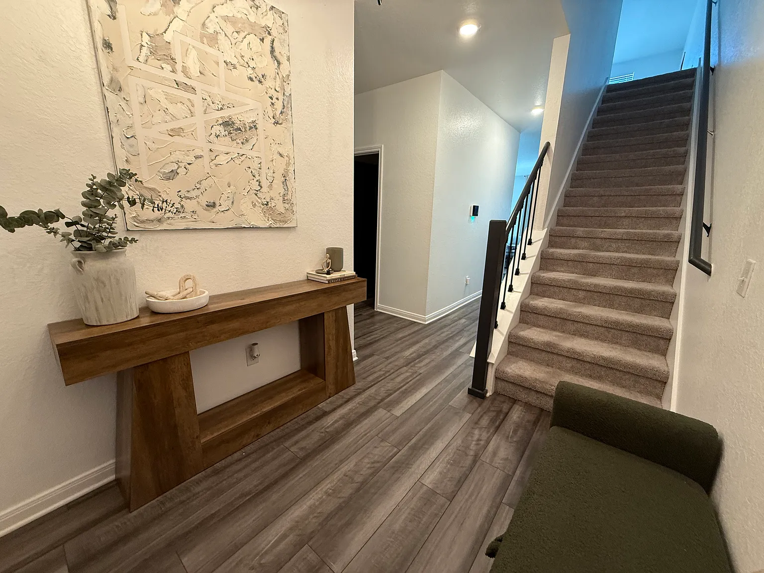 4 bed, 2260 sqft, $2,500 — Photo 3
