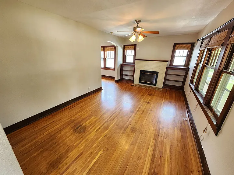 1210 S Jefferson Ave — Photo 6