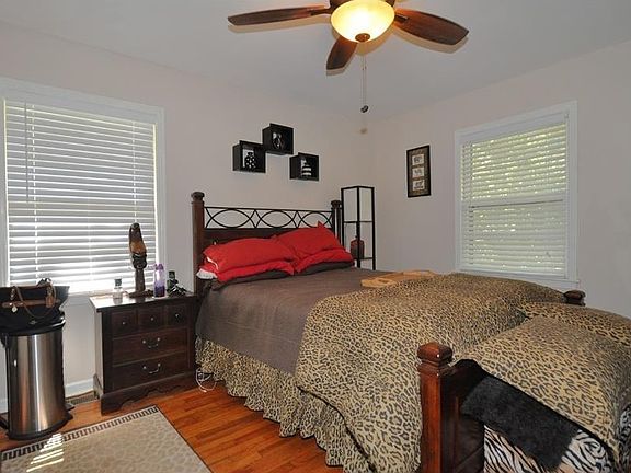 Master with half bath on suite