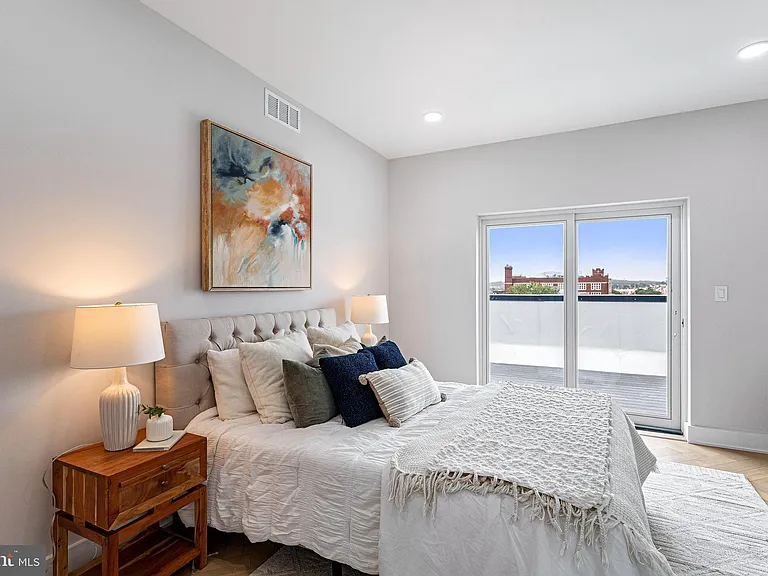 1516 E Capitol St NE — Photo 34