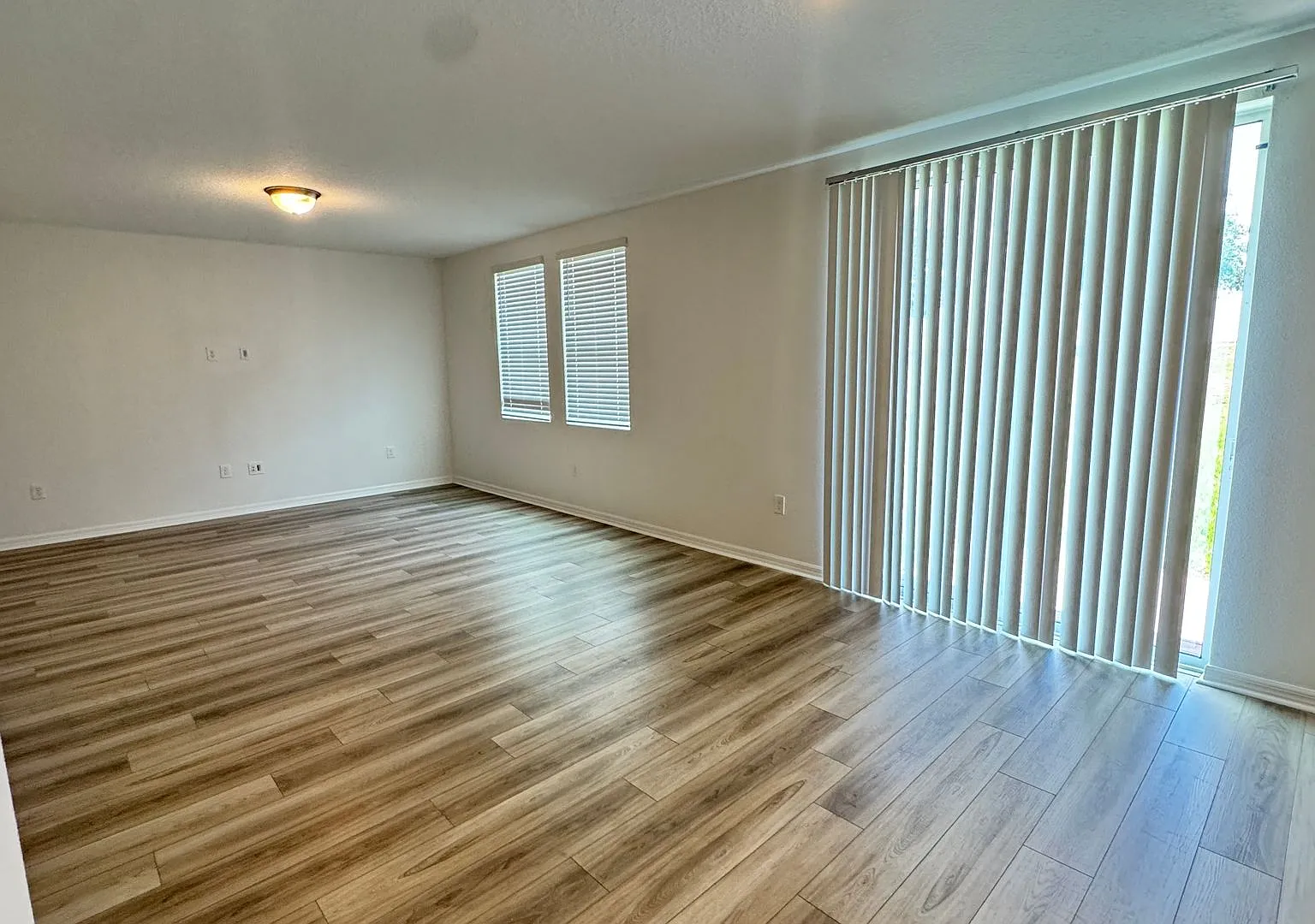 !Price Drop! Brand New 4 Bed/2.5 Bath With A Loft And Flex-Room! Washer And Dryer Included! — Photo 4