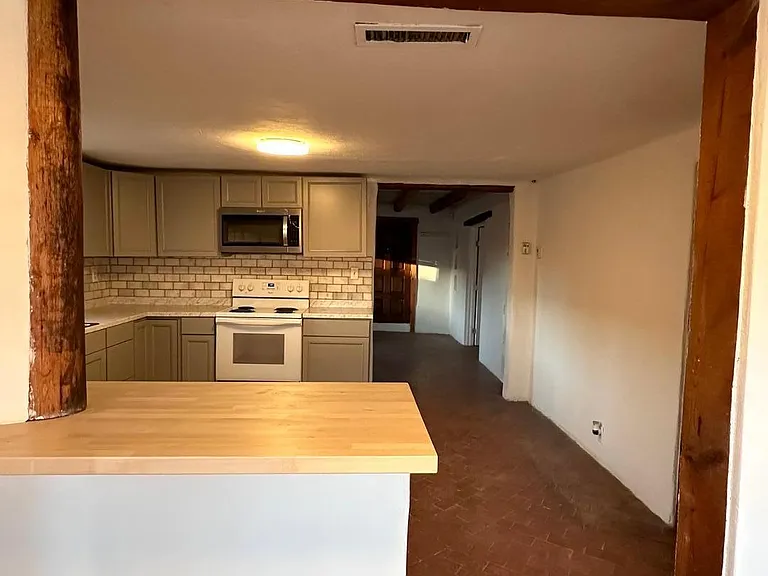 2202 Rosendo Garcia Rd SW — Photo 4