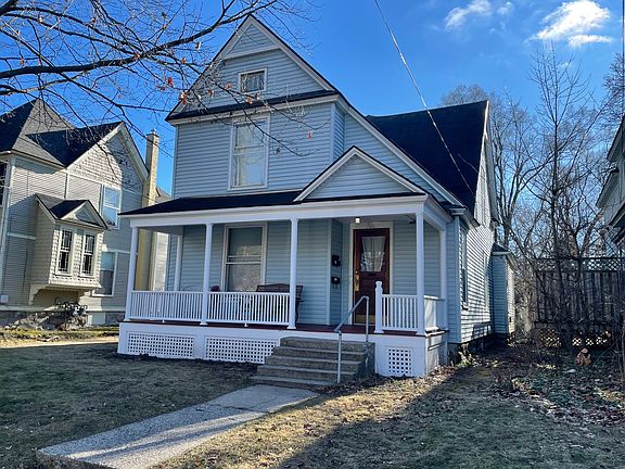 2nd image of 926 Fairmount St SE #1