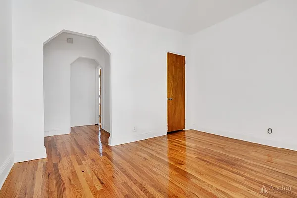 Rented by Anchor Associates | media 24