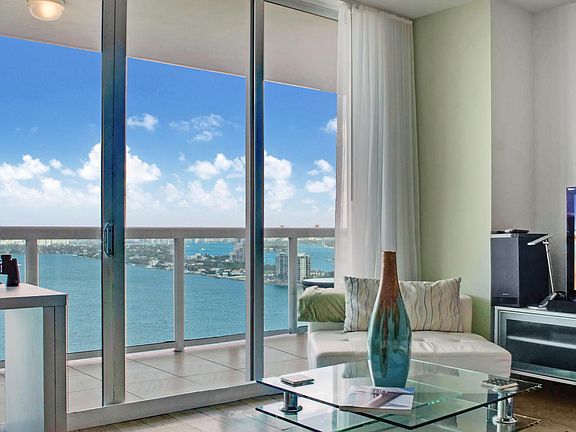 5th image of 1800 N Bayshore Dr APT 2407