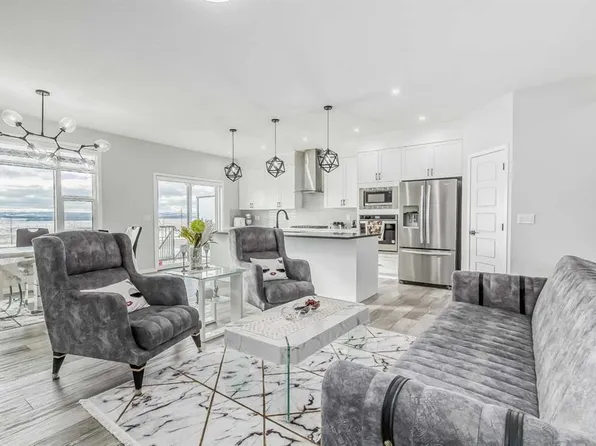 612 N Seton Cir SE, Calgary, AB T3M 3G8