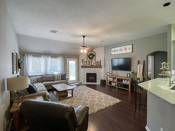 5th image of 12522 Browning Dr