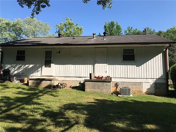 3rd image of 31 Herbert Hayes Dr