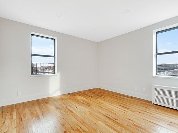 4th image of 3755 77th St APT 5H