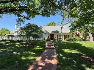 130 Hyde Park Dr, Hutchinson, KS 67502