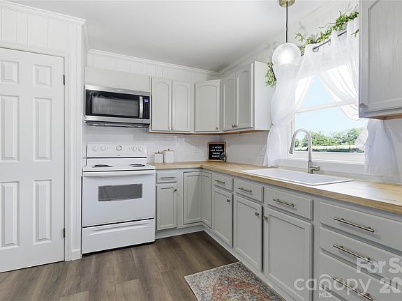3rd image of 574 Old Mooresboro Rd