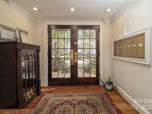 3rd image of 321 W Horah St