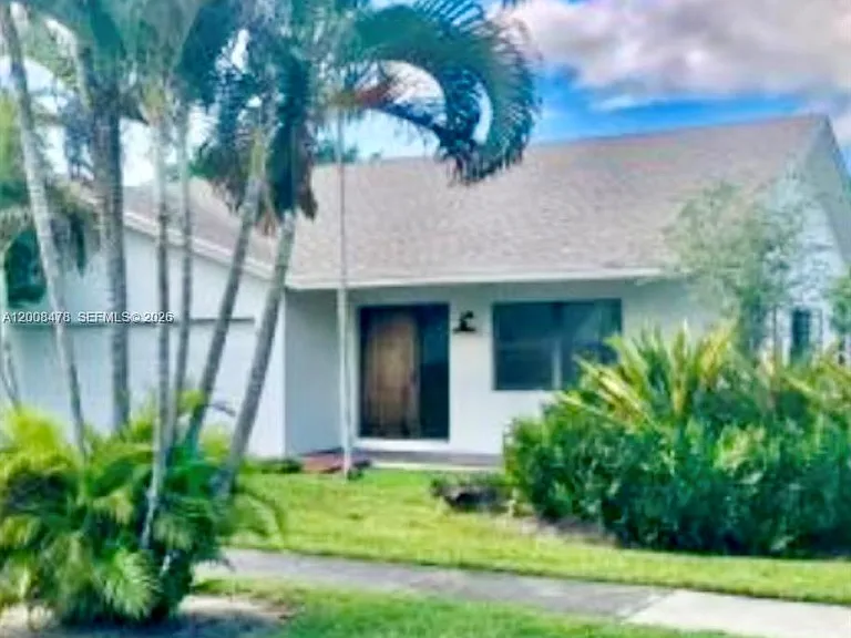 9400 SW 103rd Ave — Photo 1
