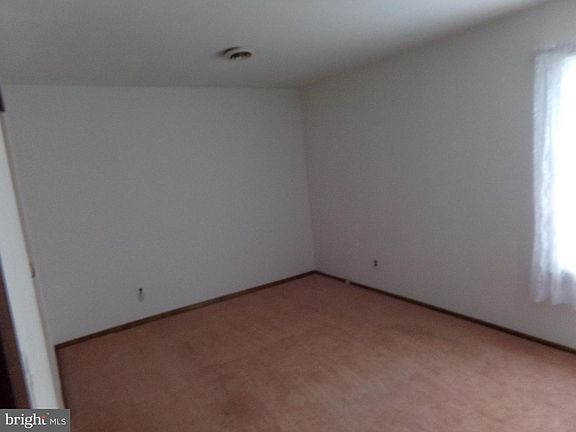 3rd image of 141 Daniels Ave