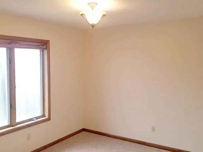 1414 E Powell St — Photo 9