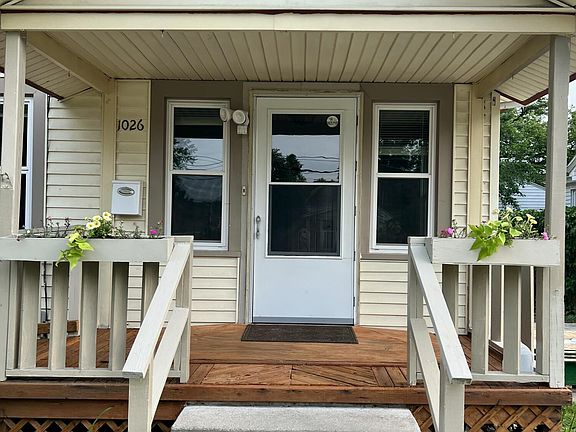 2nd image of 1026 Hazen St SE