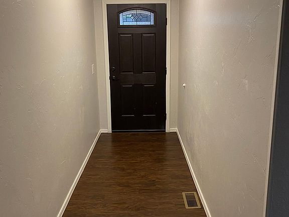 4th image of 313 E Grand Teton Ct