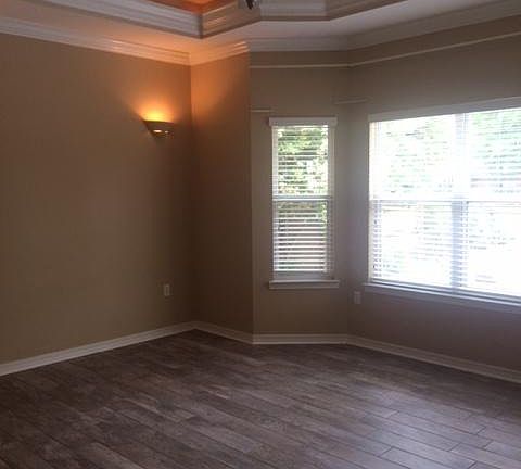 5th image of 892 Coldwater Creek Cir E