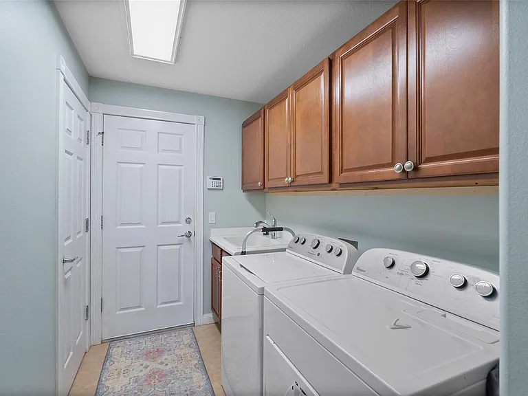 2121 Burgos Dr — Photo 12