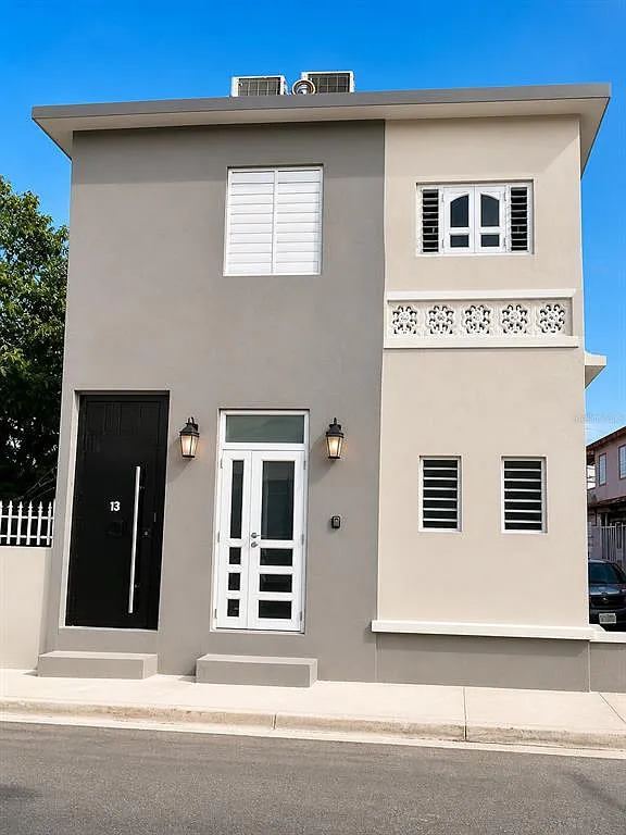 1 bed, 1.0 bath, 300 sqft, $750 — Photo 1