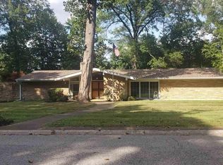 10 Lakeview Dr, Terre Haute, IN 47803