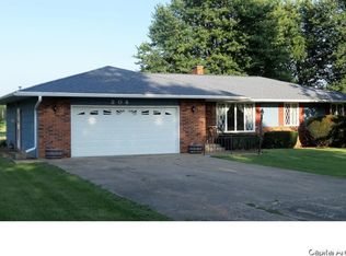 204 S Stockdale Ln, Abingdon, IL 61410