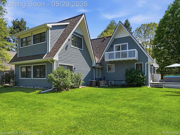 4th image of 8645 Toma Rd