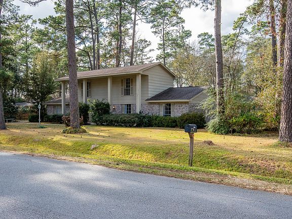 3rd image of 14007 Pine Dr